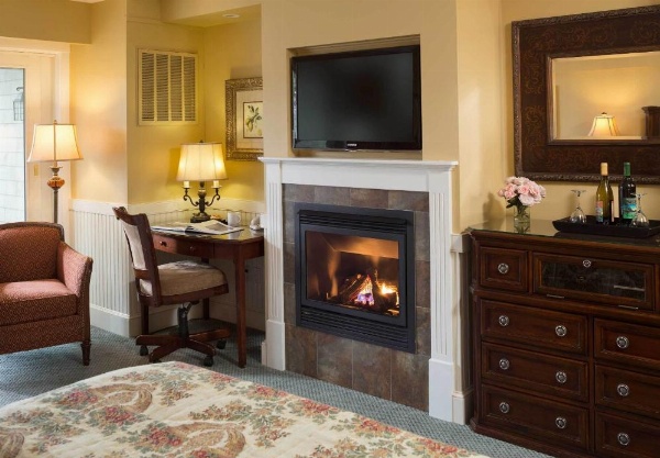 Grand Harbor Inn image 16