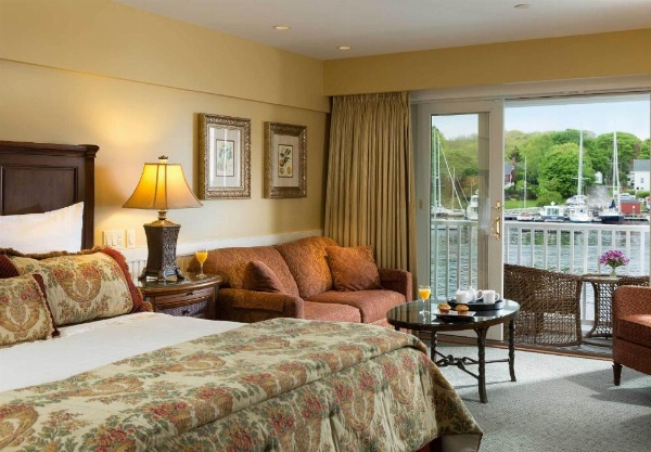 Grand Harbor Inn image 17